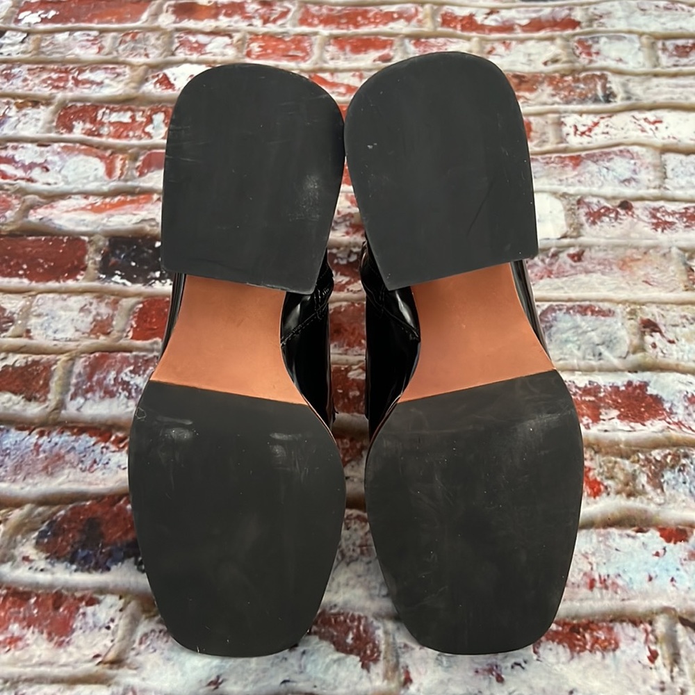 Steve Madden black patent leather with large top stitching and soft gold buckle - Picture 6 of 8